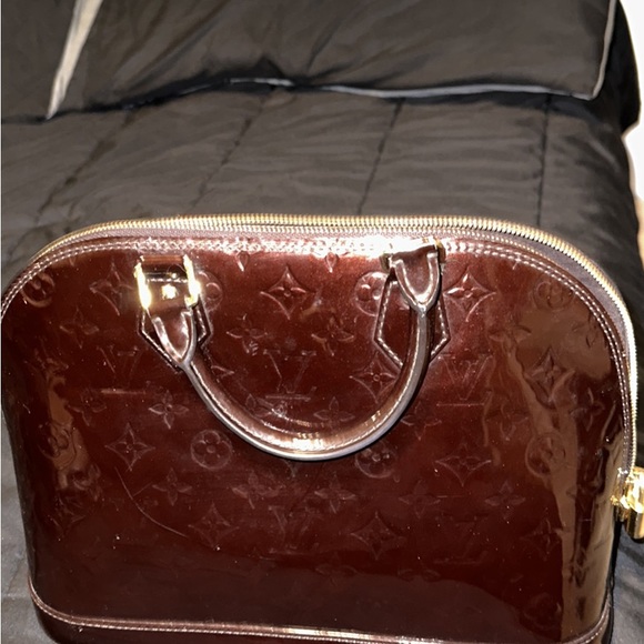 Louis Vuitton bag medium size authentic - Picture 3 of 6